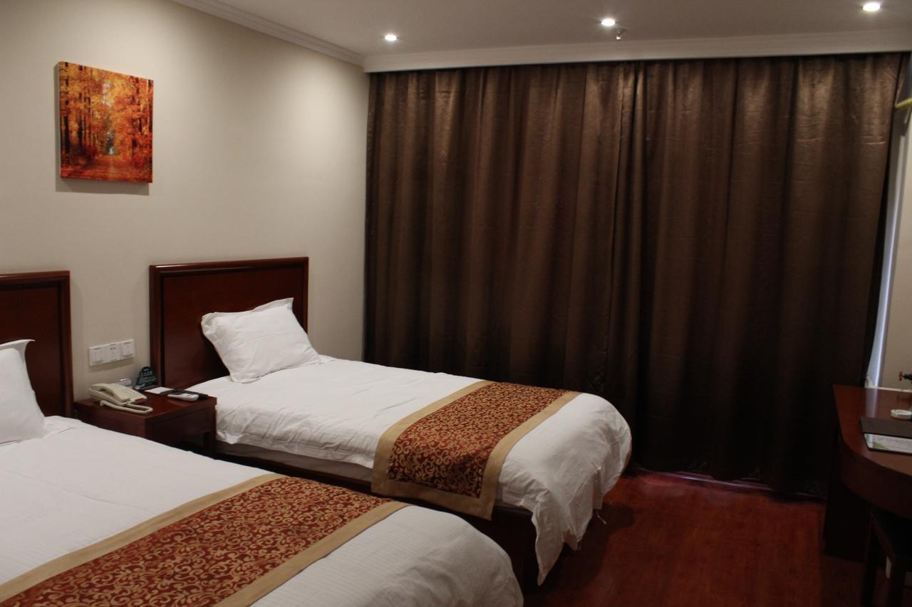 Greentree Inn Shanghai Expo Site South Yanggao Road Subway Station Express Hotel Экстерьер фото