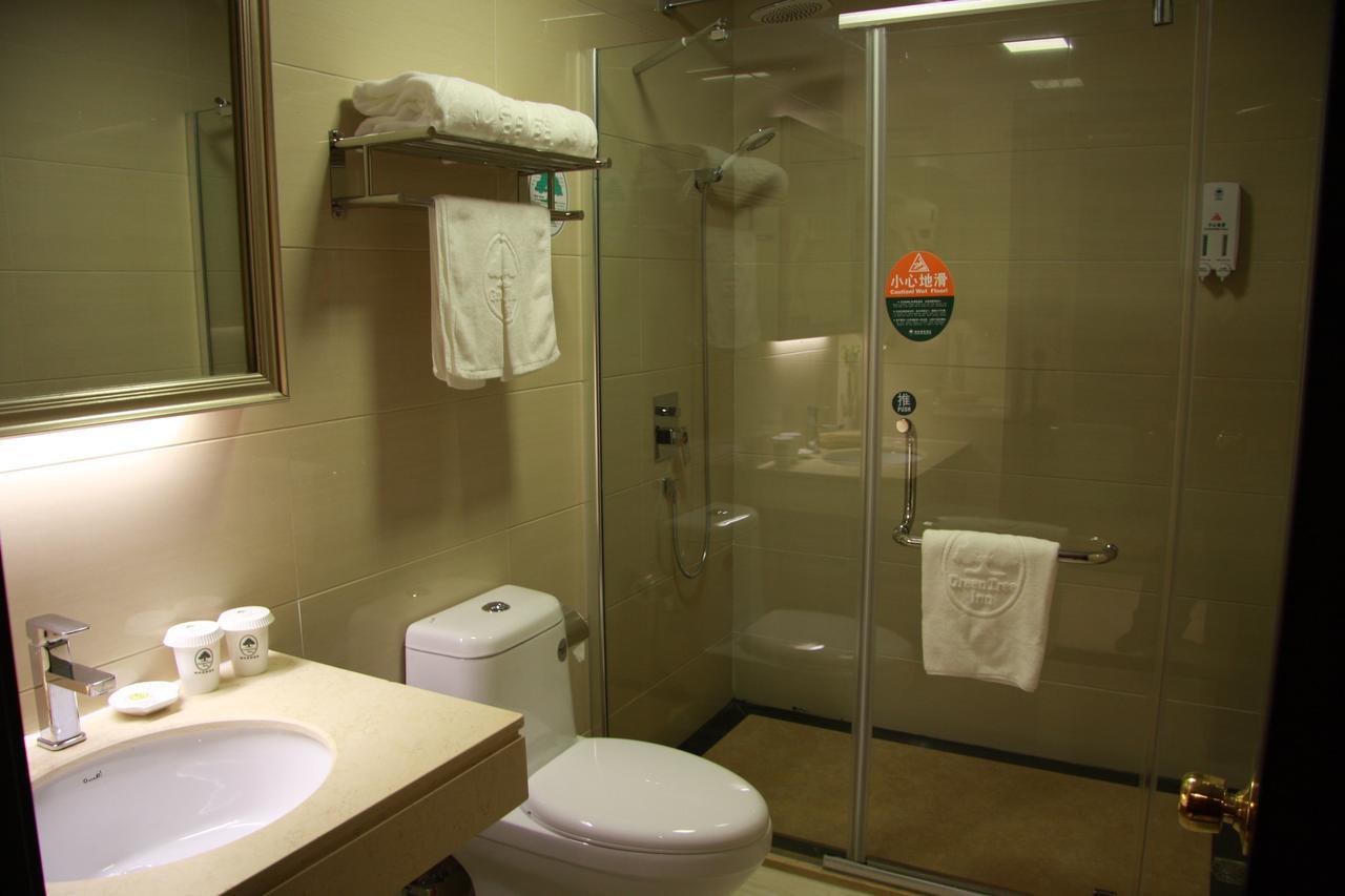 Greentree Inn Shanghai Expo Site South Yanggao Road Subway Station Express Hotel Экстерьер фото